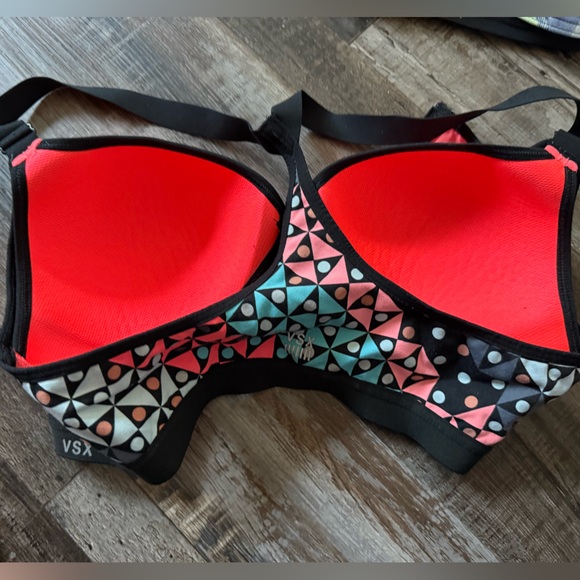 VS SPORT BRAS - Picture 8 of 13